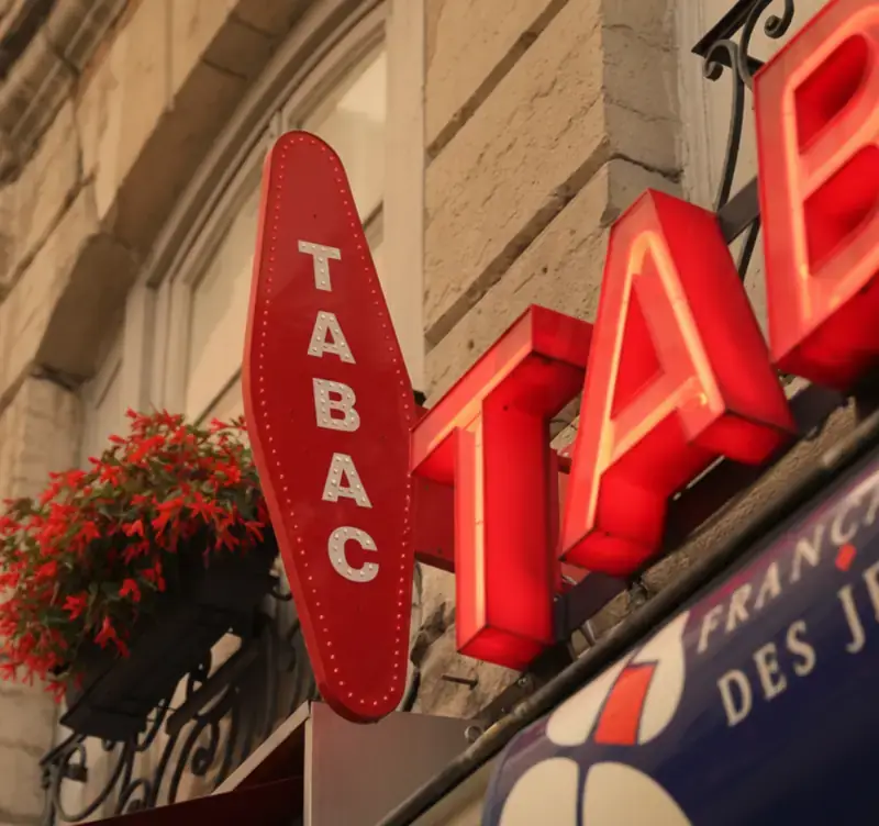 Rideau Métallique Buraliste Lyon : Guide Complet 2025